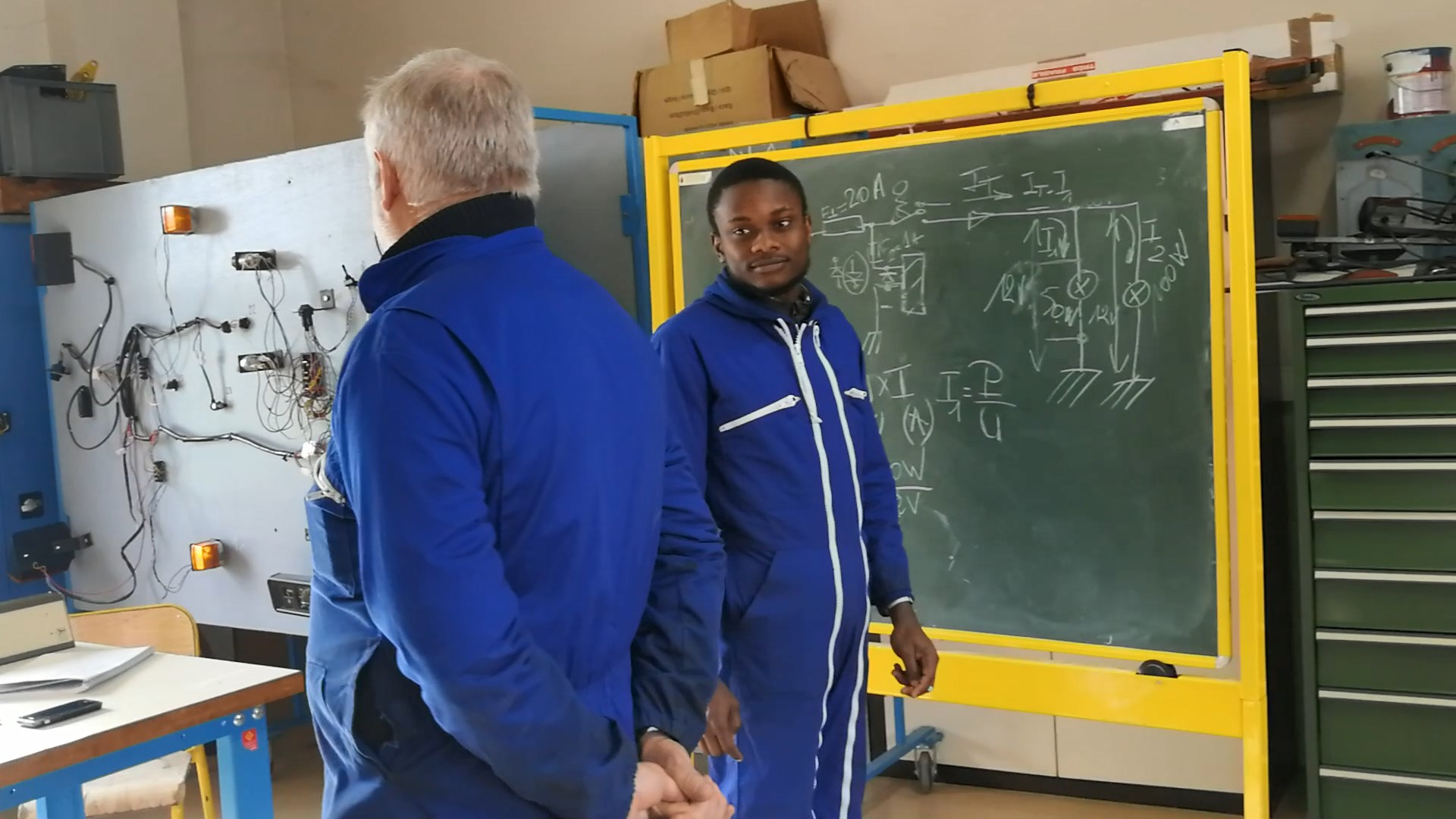 3_Galvani en cours d'elec - Apprentis d'Auteuil dans le Sud-Ouest