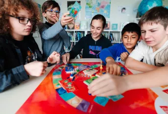 session d'EARS (Education à la vie affective relationnelle et sexuelle) - Séquence avec le jeu "Et moi, et toi, Emoi"