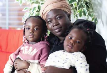 Une maman et ses 2 enfants