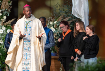 Monseigneur Guiougou, évêque de Guadeloupe