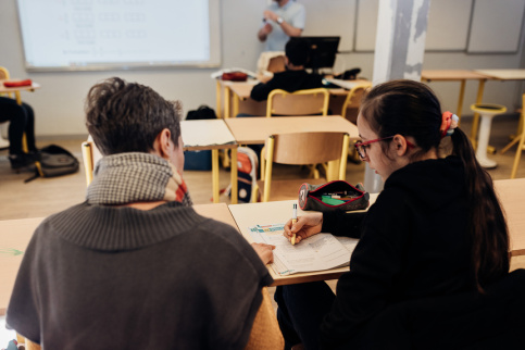 Des jeunes en cours