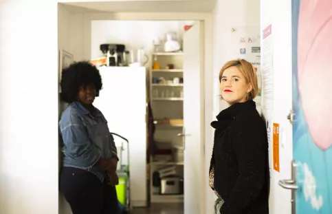 Novoji, une maman de la maison des familles et Marie, formatrice référente au dispositif Diapason