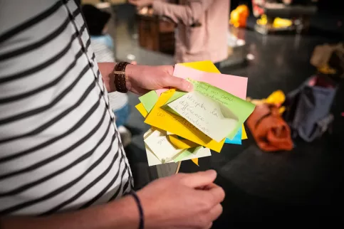 Propositions de jeunes sur des post-it