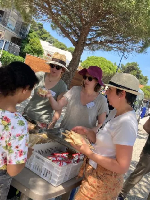 Pause pique-nique en voyage scolaire